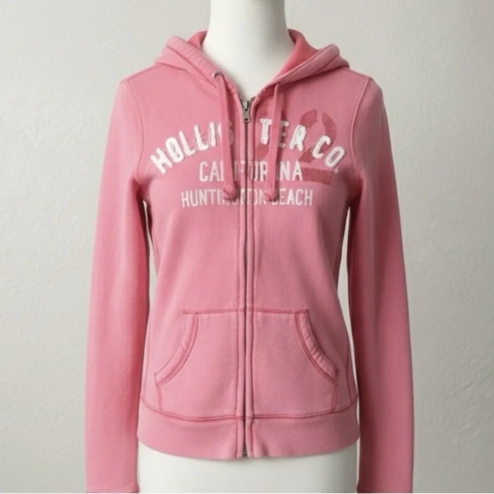 Hold vintage Pink Hollister plush hoodie